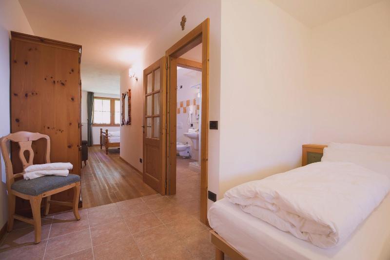 Garni Lilly Hotel San Lorenzo Dorsino Bagian luar foto
