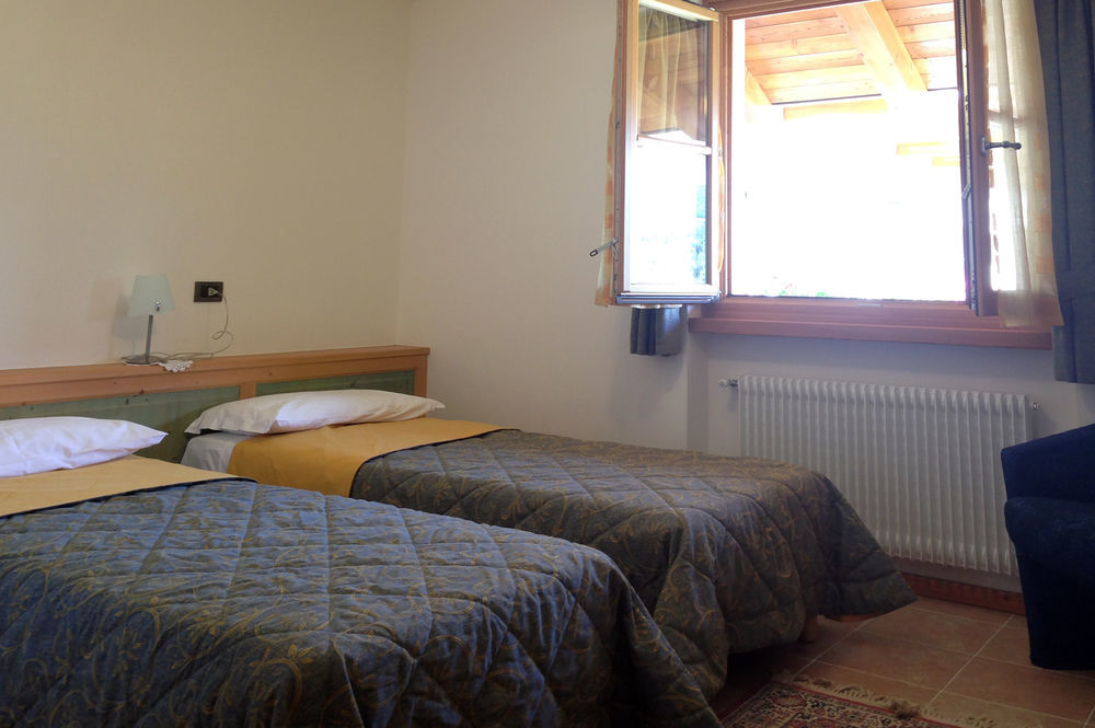 Garni Lilly Hotel San Lorenzo Dorsino Bagian luar foto